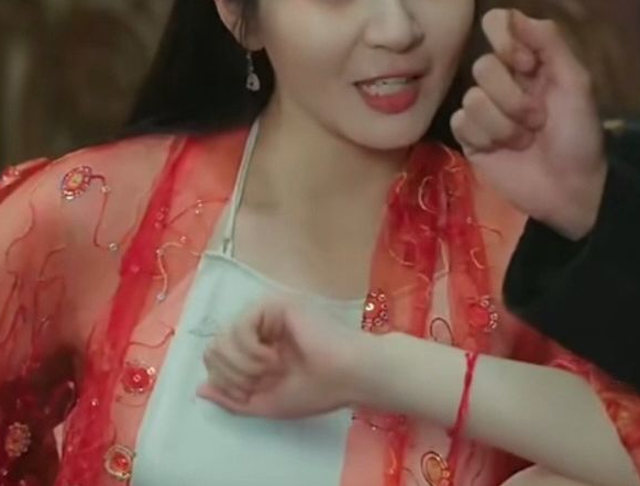 女王爷的极品快递员第01集