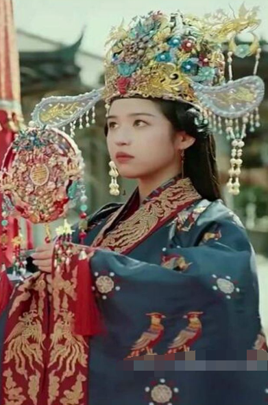 穿书后反派大佬偏宠我第09集