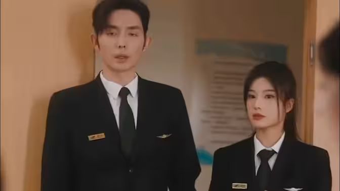 爱在黎明前降落第01集